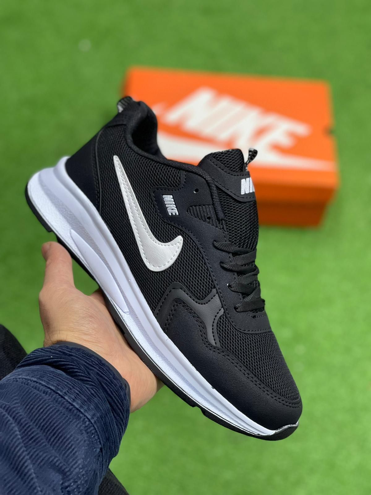 Adidasi BARBATI NK NEGRU ALB cod 548