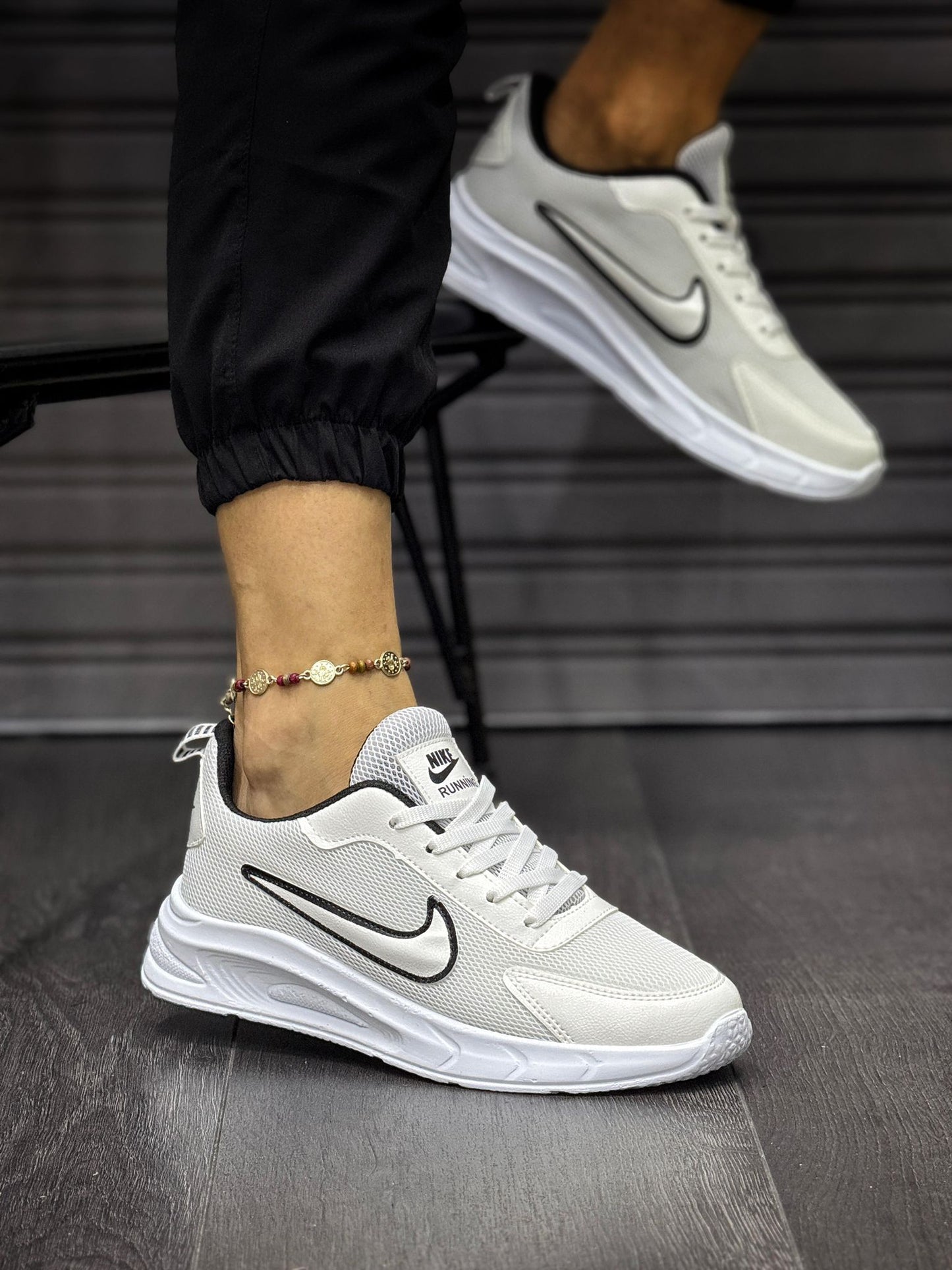 Adidasi UNISEX Model Nou ZOOM ALB NEGRU cod 541