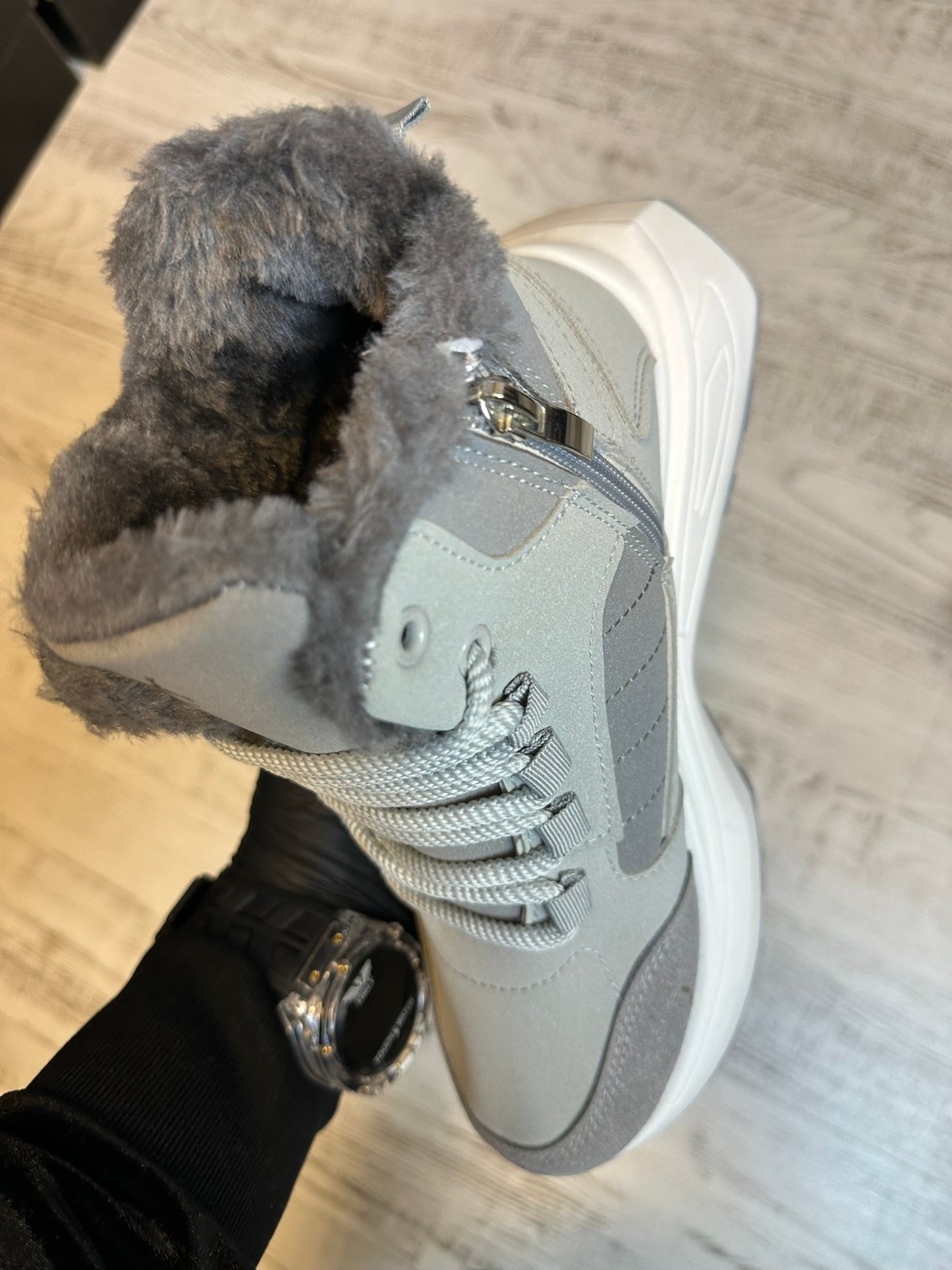 GHETE GRI IMBLANITE MODEL NOU COD 401