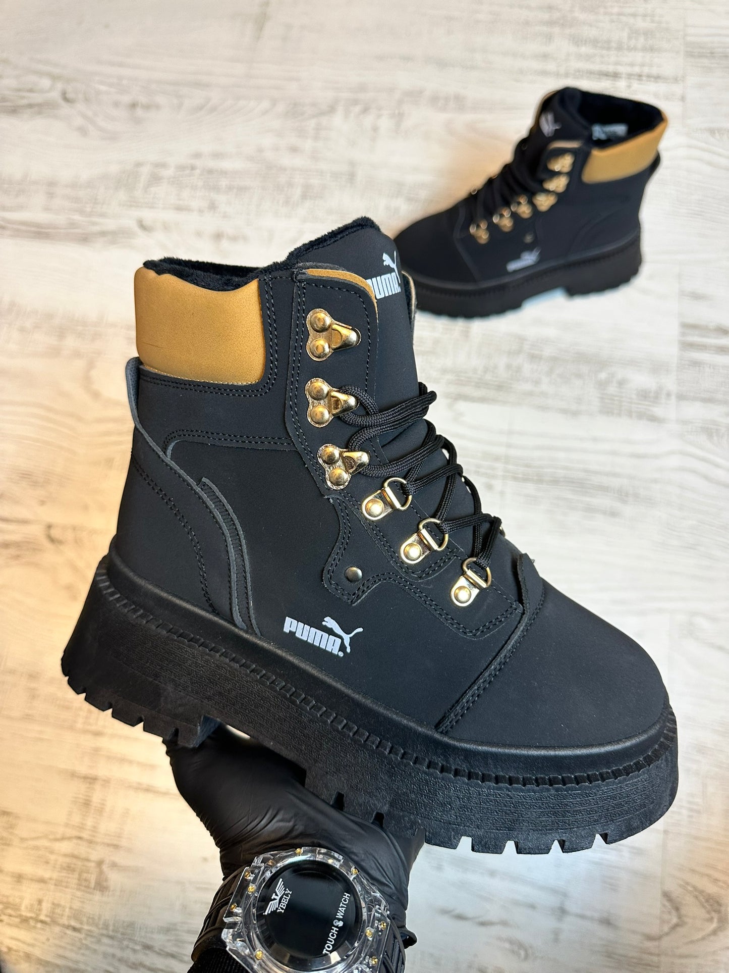 GHETE CAPTUSITE CU TALPA INALTA  COD 400 NEGRU