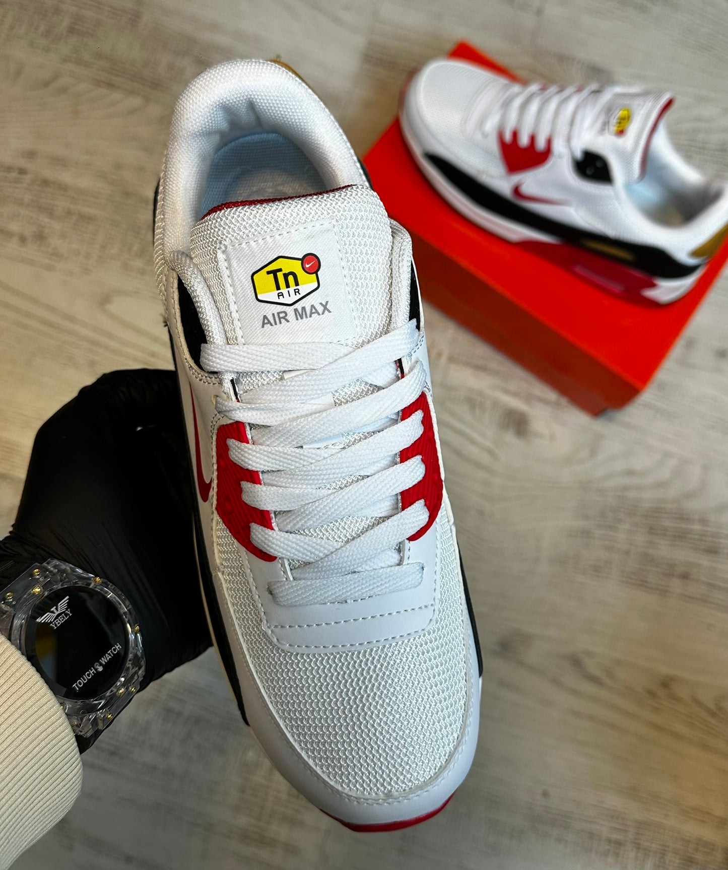 INCALTAMINTE BARBATI AIR MAX ALB-ROSU MODEL NOU COD 440